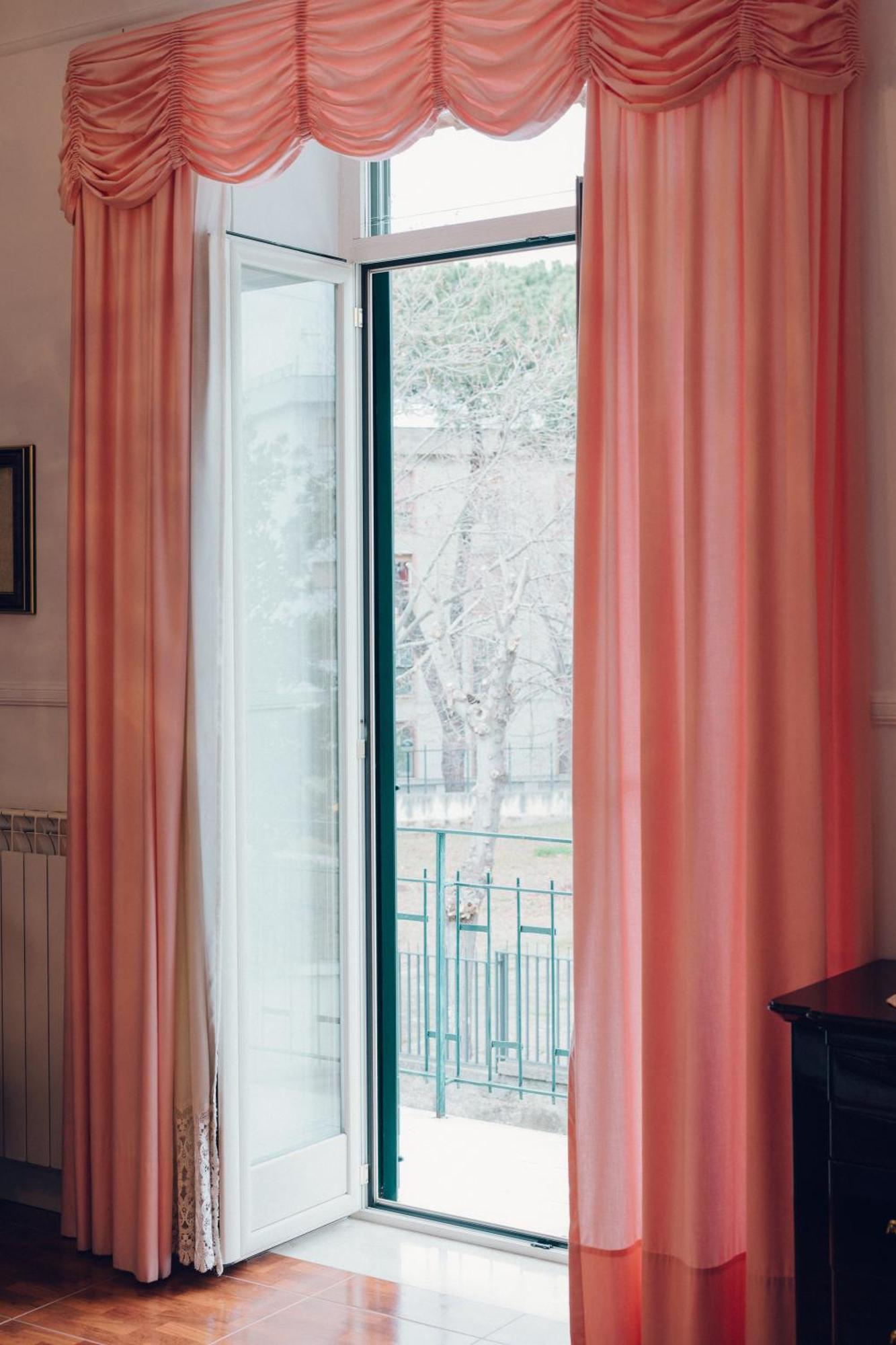 La Famiglia Hotel Pollena Trocchia Bagian luar foto
